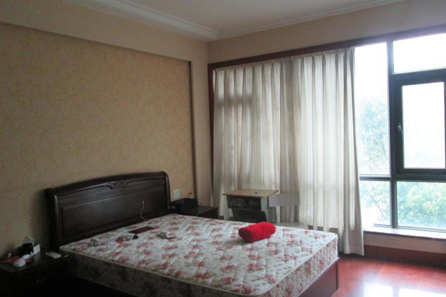 拍卖位于杭州市萧山区北干街道雍景湾花园5幢