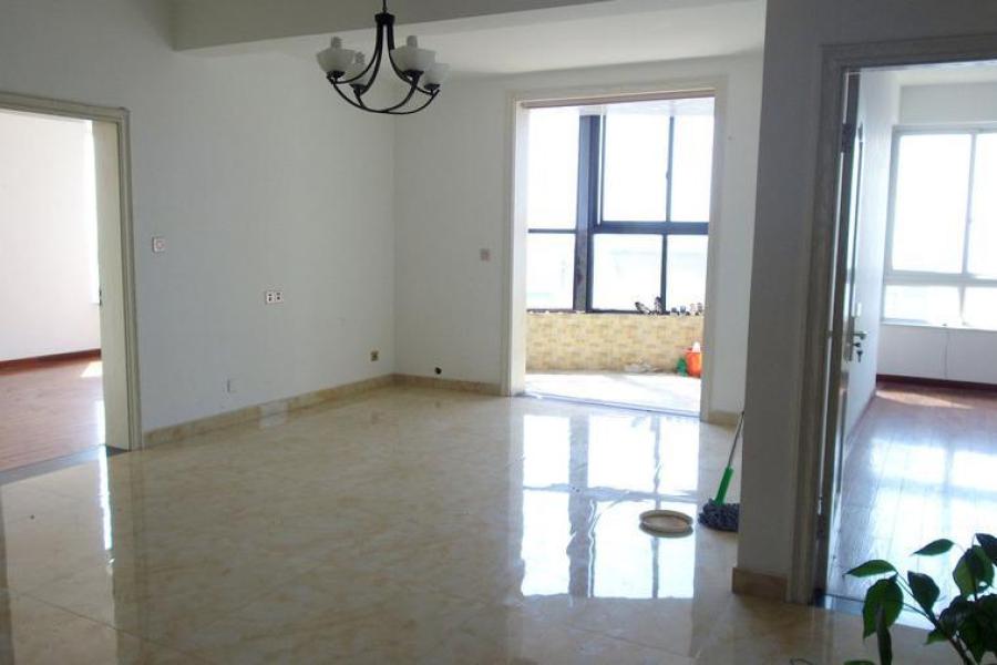 桐乡市濮院镇齐宏路288号钻石公馆8幢1单元2