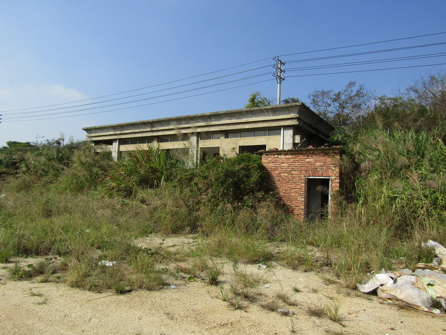 漳州市常山华侨经济开发区溪墘管区工业园的土地使用权,厂房及地上无